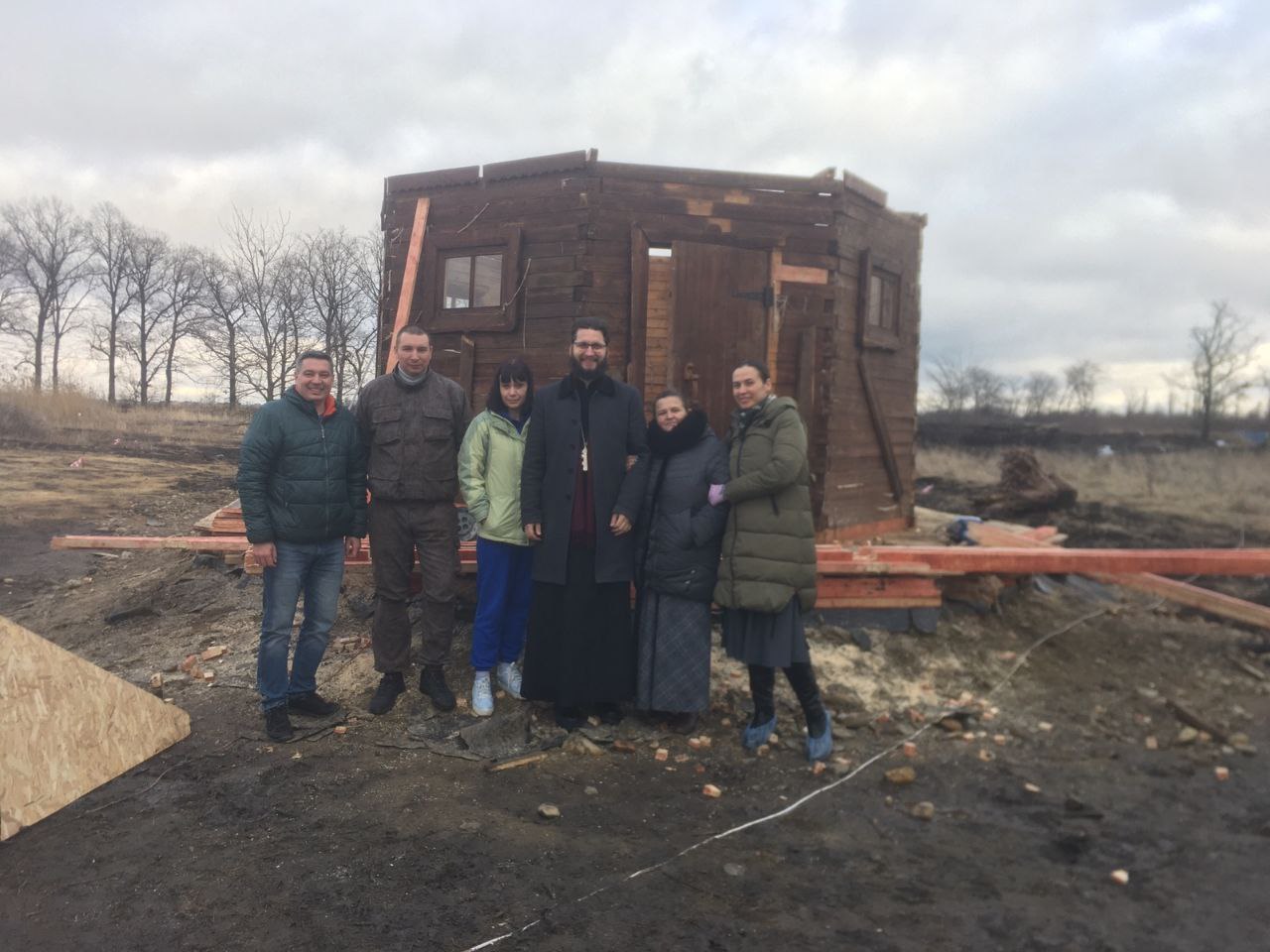 Председатель общественности ознакомилась с возведением часовни